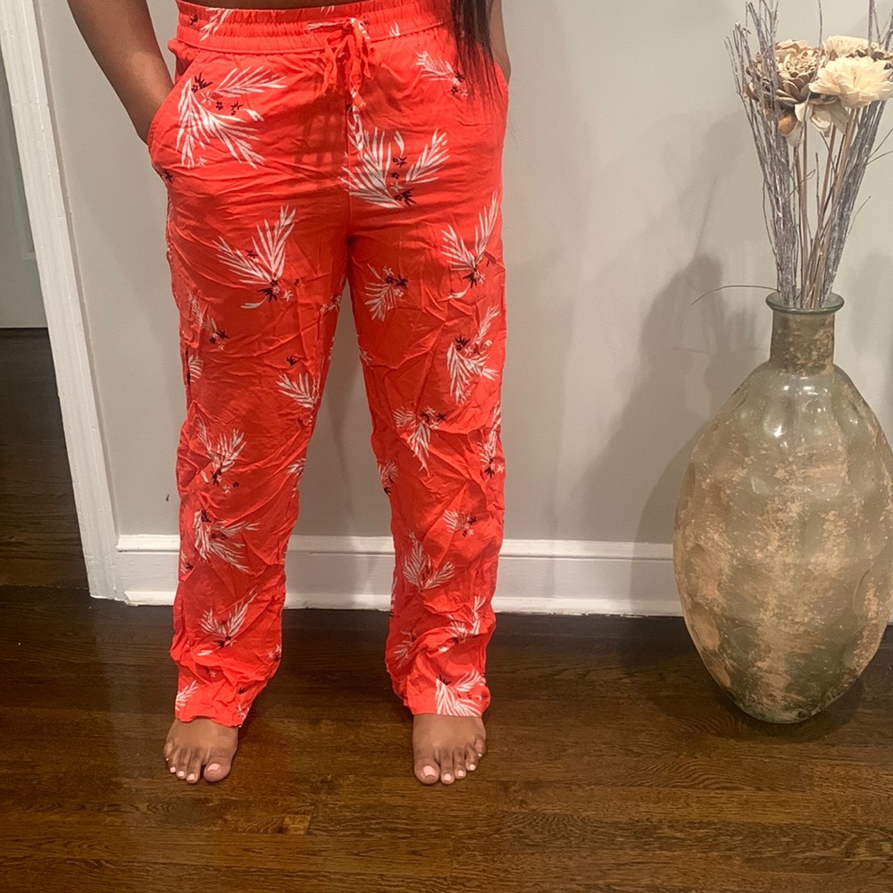 Cute pants!